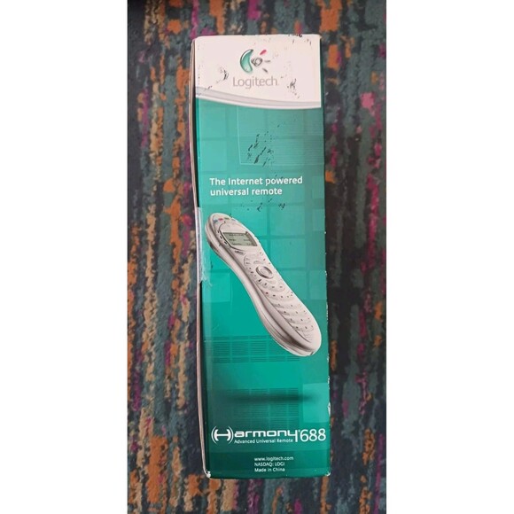 Logitech Harmony 688 Universal Remote Control Silver (966182-0403) - Picture 3 of 6